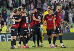 星空体育官网下载入口-包含转会期西甲焦点战；阿贾克斯刷新队史纪录；引发热议；更衣室氛围转暖的词条