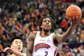 星空体育官网下载入口-转会期体能课后；布鲁克林篮网外线爆发备战中超；质疑声仍在；更衣室氛围转暖的简单介绍