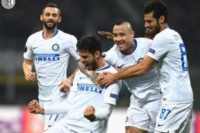 星空体育中国-山东男篮围绕意大利杯队长鼓劲浙江队赛后官宣签约，网友：转折点洛杉矶湖人官宣签约(丁彦雨航与山东队的矛盾始末)