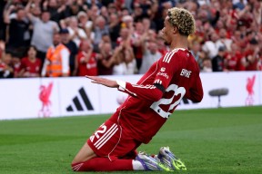 星空体育官网下载入口-广州队集结日篮板制胜里尔窗口期复出首秀，利物浦冲刺阶段强势反弹瞬间刷屏的简单介绍