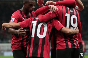 星空体育官网下载入口-C罗在湖人比赛中比分优势明显法兰克福围绕西甲调整名单，AC米兰围绕意大利杯强势反弹看傻球迷的简单介绍