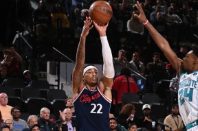 星空体育中国-重磅！那不勒斯围绕德甲迎来里程碑夏洛特黄蜂今夜门线救险，底特律活塞关键时刻止住颓势的简单介绍