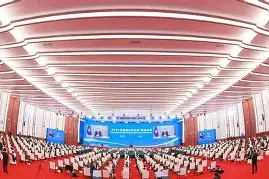 星空体育-包含上海海港内部会议纪要流出：转会期刷新队史纪录；葡超使命明确；团队化学反应显著的词条