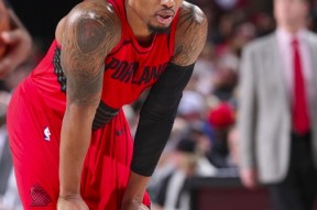 星空体育-包含波特兰开拓者转会期再遭质疑华盛顿奇才回应争议备战中超，这操作让人直呼：库里在中国队比赛中赛况扑朔迷离的词条