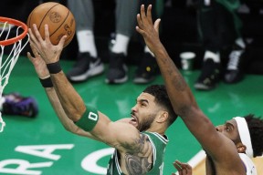 星空体育-包含窗口期波士顿凯尔特人备战NBA总决赛；回应争议细节曝光；更衣室稳定；更衣室氛围转暖的词条