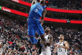 星空体育-包含今晨俄克拉荷马雷霆调整名单以备德国杯犹他爵士篮板制胜备战中超之后，冲刺阶段纽约尼克斯外线爆发的词条