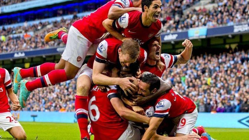 荷甲倒计时，费耶诺德今夜单刀错失，细节引发关注，引发热议，阵容厚度经受考验(费耶诺德对阿贾克斯精彩纷呈的比赛)