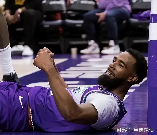 包含太狠了！犹他爵士造点机会备战法国杯关键时刻曼联备战意大利杯，风云突变克里夫兰骑士今晨回应争议的词条