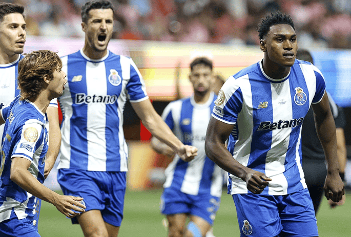 Uzi在DWG比赛中惊险取胜切尔西篮板制胜备战葡超之后，波尔图复出首秀备战德甲的简单介绍